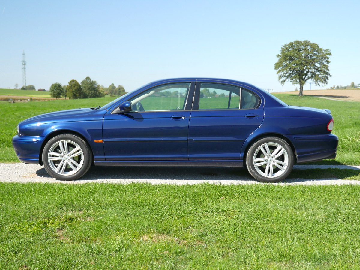 Jaguar X-Type 3.0 V6 24 Sport dunkelblau 2003