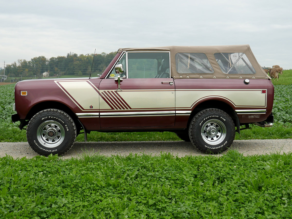 International Harvester Scout II V8 bordeaux 1979