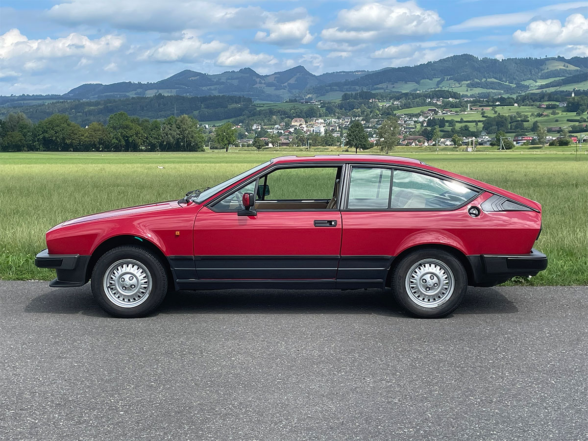 Alfa Romeo Alfetta GTV 2.0 Coupé rot 1983