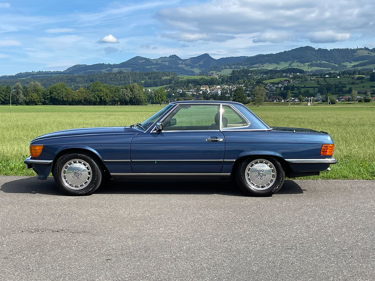 Mercedes Benz 300 SL Cabriolet R107 blau 1988