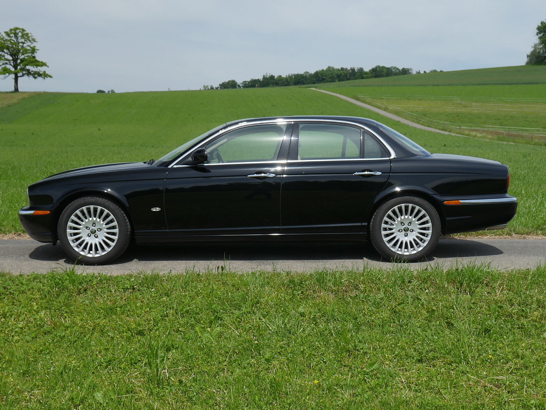 Jaguar XJ8 Sovereign 4.2 V8 schwarz 2005