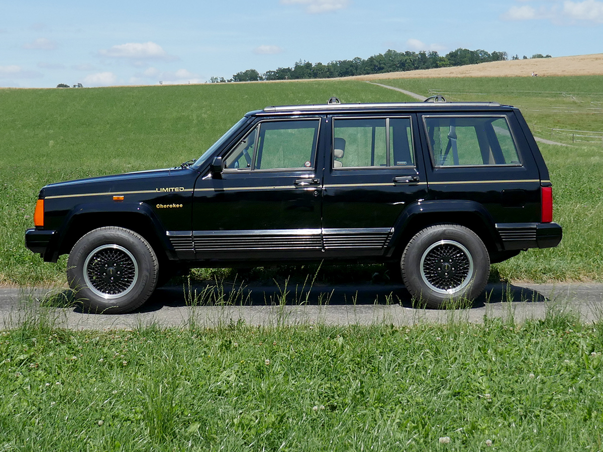 Jeep Cherokee 4.0 High Output schwarz 1993
