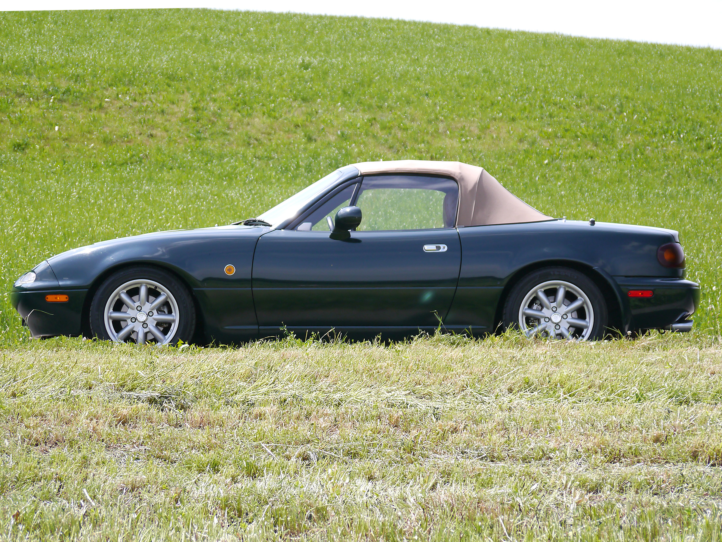 Mazda MX-5 1.8i British Racing Green und Leder beige 1995