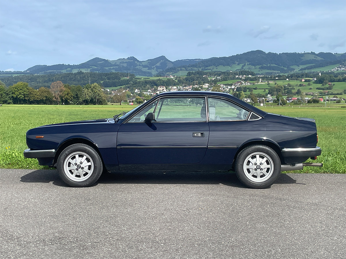 Lancia Beta Coupé 2000 i.e. dunkelblau 1986