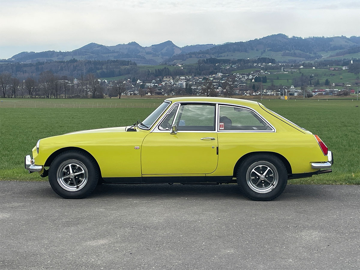 MG B GT Coupé gelb chrom overdrive 1973