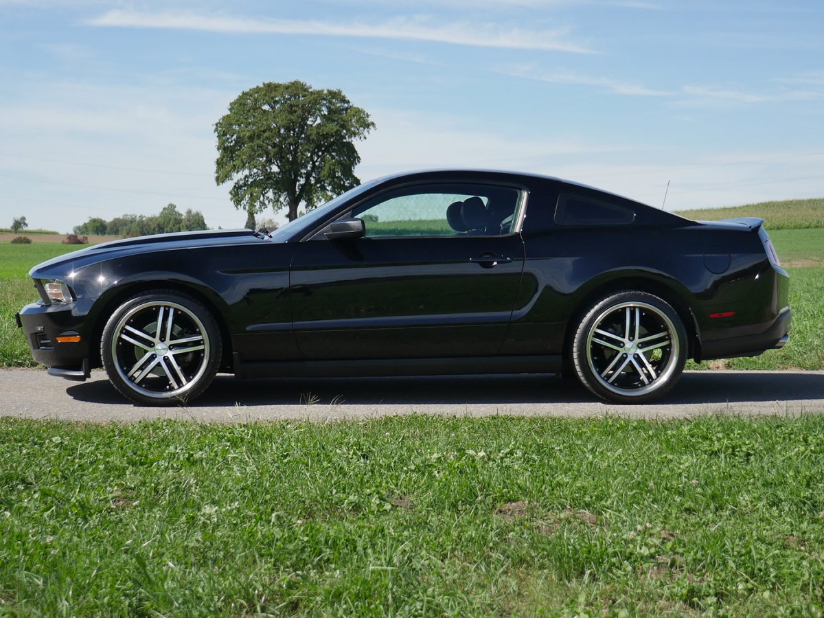 ford mustang gt 3-7 v6 manual schwarz 2012 0000 01