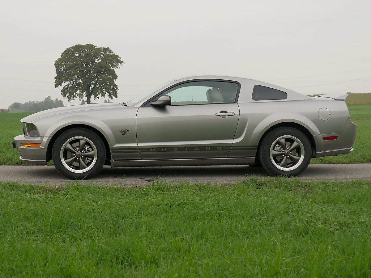 ford mustang gt v8 4-6 45 anny automatik sunsetgold 2010 0000 01