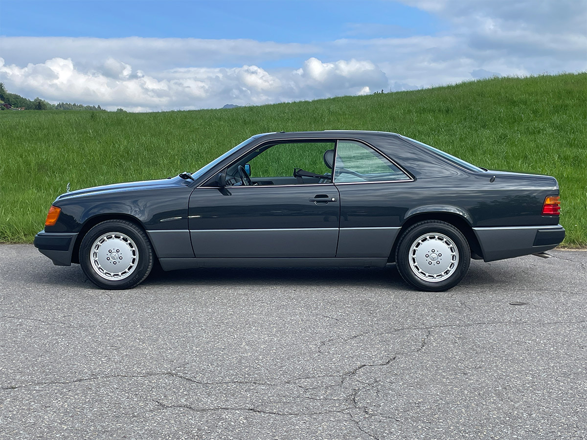 mercedes benz 300 ce coupe w124 schwarz 1989 0000 IMG 1