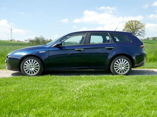 alfa romeo 159 sportwagon 3-2 v6 q4 dunkelblau 2007 0000 1