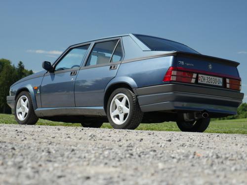 alfa romeo 75 2-0 ts blau 1990 1200x900 0004 5