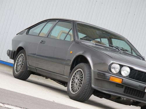 alfa romeo alfetta 2000 gtv anthrazit 1984 1200x900 0003 4