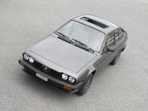 alfa romeo alfetta 2000 gtv anthrazit 1984 1200x900 0008 9