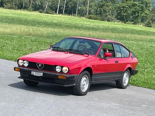 alfa romeo alfetta gtv 2-0 coupe rot 1983 0001 IMG 2