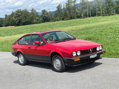 alfa romeo alfetta gtv 2-0 coupe rot 1983 0002 IMG 3