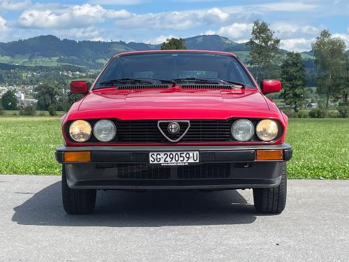 alfa romeo alfetta gtv 2-0 coupe rot 1983 0004 IMG 5