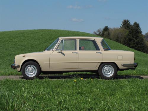 alfa romeo giulia nuova super 1600 beige 1975 02 0000 IMG 1