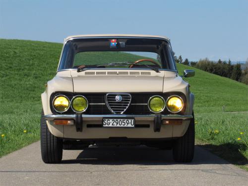 alfa romeo giulia nuova super 1600 beige 1975 02 0004 IMG 5