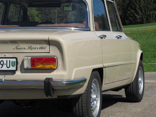 alfa romeo giulia nuova super 1600 beige 1975 02 0005 IMG 6