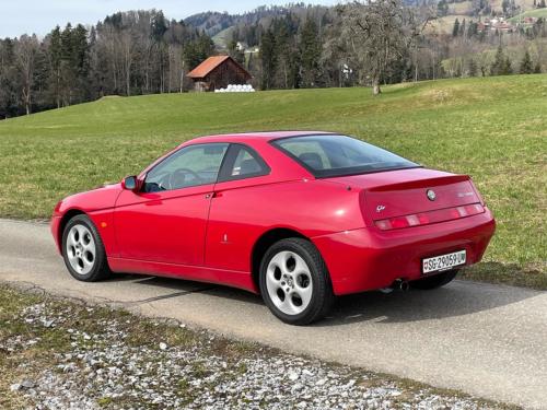 alfa romeo gtv 2-0 JTS 16 V rot 2002 0003 IMG 4