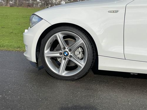 bmw 125i cabrio steptronic weiss 2008 0008 IMG 9