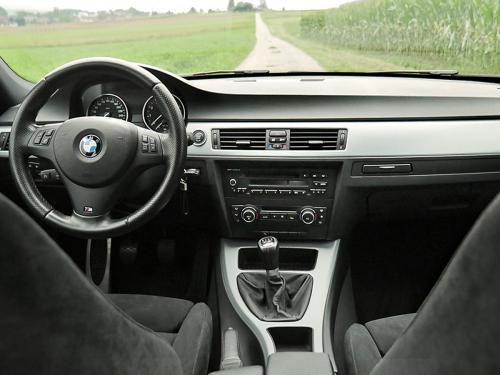 bmw 335i touring graumet 2011 1200x900 0007 8