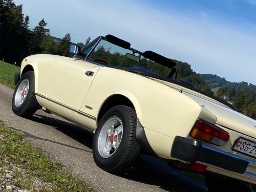 fiat 124 eurospider beige 1984 0009 IMG 10