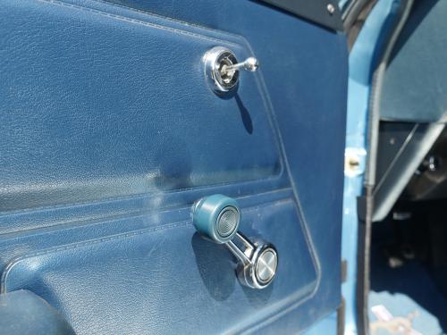 ford mustang grande 302 v8 blau 1970 0013 14