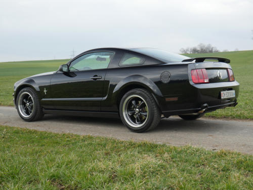 ford mustang gt 4-6 manual schwarz 2005 0001 2