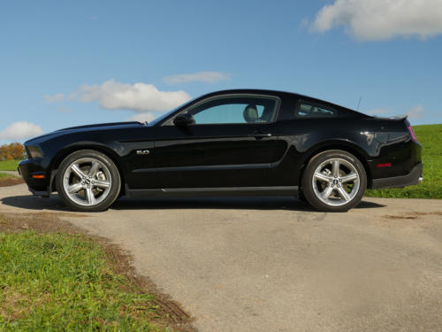 ford mustang gt 5-0 premium schwarz 2012 0000 1