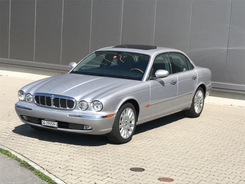 jaguar xj8 3.5 V8 Executive silber 2004 0001 2