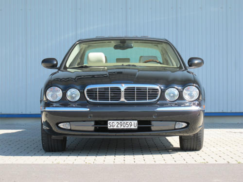 jaguar xj8 4-2 schwarz 2003 1200x900 0003 4