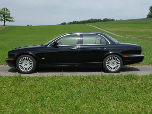 jaguar xj8 sovereign 4-2 v8 schwarz 2005 0000 1