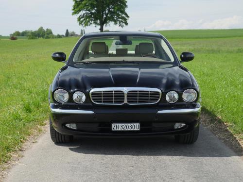 jaguar xj8 sovereign 4-2 v8 schwarz 2005 0002 3