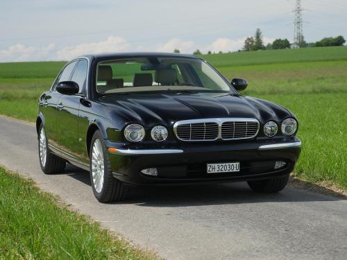 jaguar xj8 sovereign 4-2 v8 schwarz 2005 0003 4