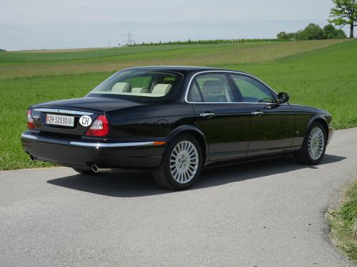 jaguar xj8 sovereign 4-2 v8 schwarz 2005 0007 8