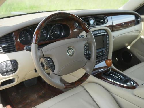 jaguar xj8 sovereign 4-2 v8 schwarz 2005 0011 12