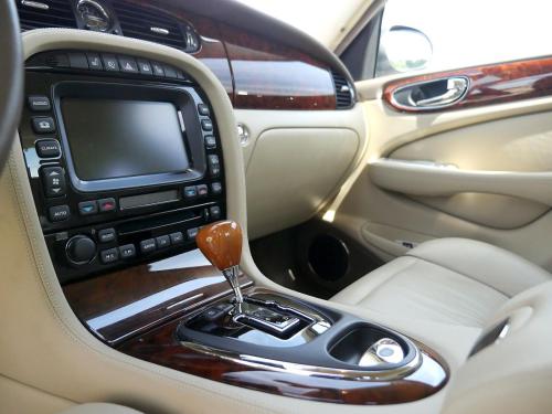 jaguar xj8 sovereign 4-2 v8 schwarz 2005 0013 14