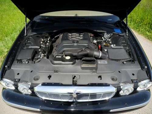 jaguar xj8 sovereign 4-2 v8 schwarz 2005 0016 17