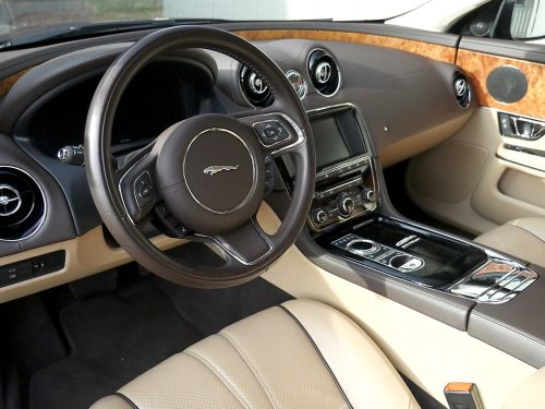 jaguar xj 3.0 V6D 351 caviar red 2016 0010 11