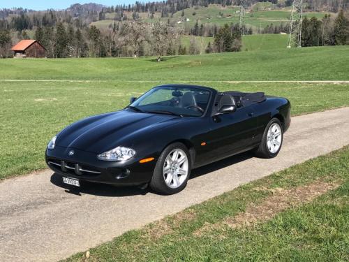 jaguar xk8 cabrio 4-0 schwarz schwarz 1997 0002 Ebene 13