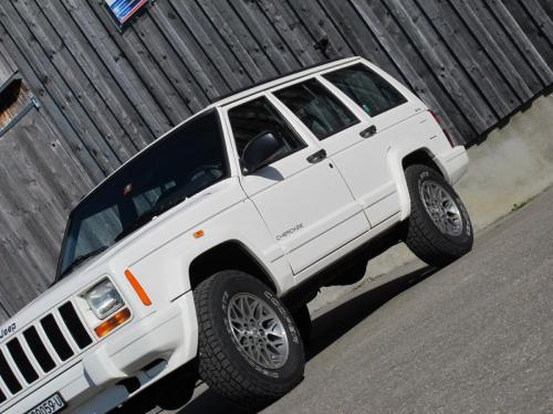 jeep cherokee 4-0 ltd weiss 1997 1200x900 0005 6