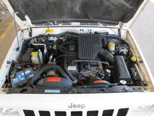 jeep cherokee 4-0 ltd weiss 1997 1200x900 0009 10