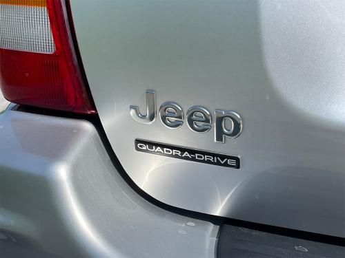 jeep grand cherokee 4-7 liter ltd silber 2005 0014 IMG 15