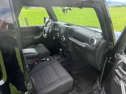 jeep wrangler rubicon 2-8 crd automatic hardtop schwarz 2012 0010 IMG 11