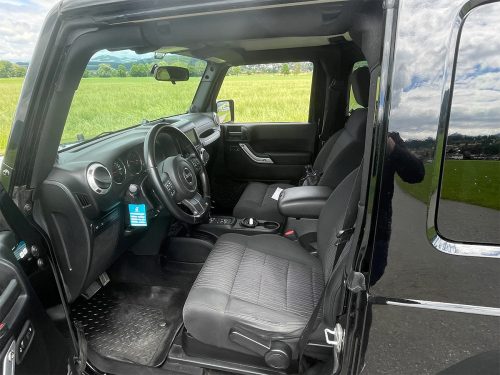 jeep wrangler rubicon 2-8 crd automatic hardtop schwarz 2012 0011 IMG 12