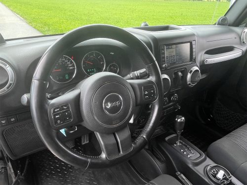jeep wrangler rubicon 2-8 crd automatic hardtop schwarz 2012 0012 IMG 13