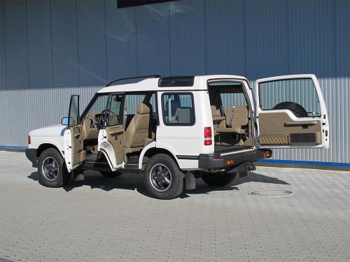 land rover discovery 3-9i v8 weiss 1998 1200x900 0003 4