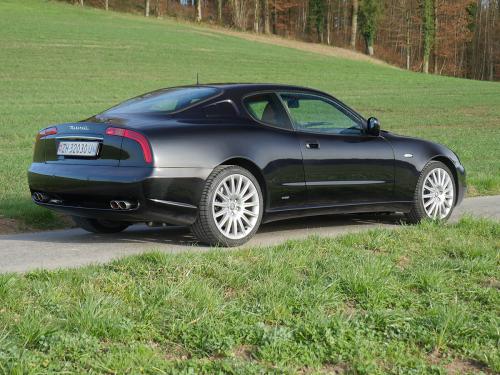 maserati coupe gt 4200 cambiocorsa schwarz 2002 0009 10