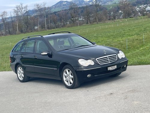 mercedes benz 240 t kombi 4-matic schwarz 2003 0002 IMG 3