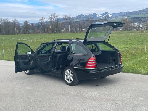 mercedes benz 240 t kombi 4-matic schwarz 2003 0006 IMG 7